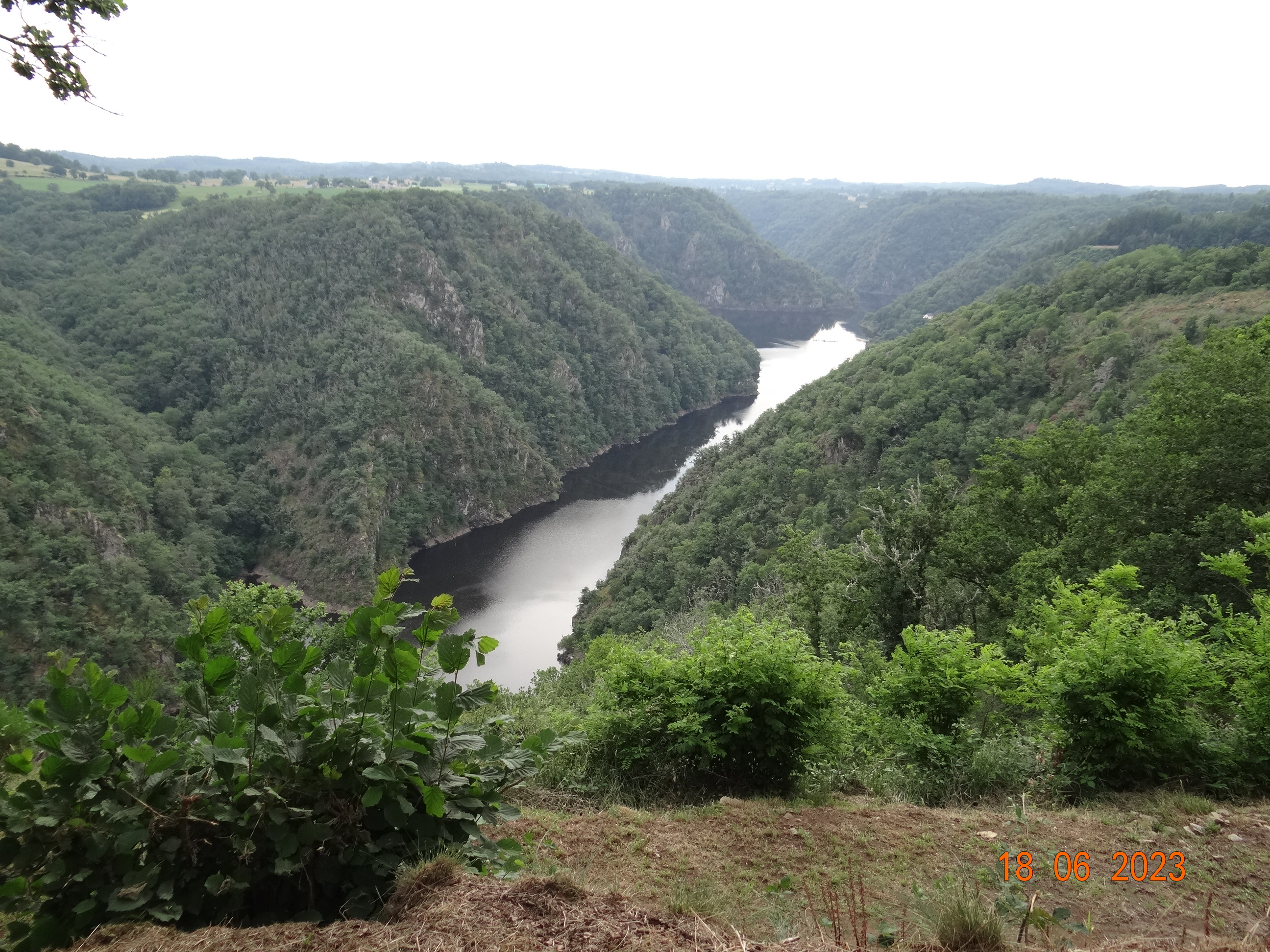 Image de l'article : VOYAGE AUTOUR DU LAC DE BORT LES ORGUES  6