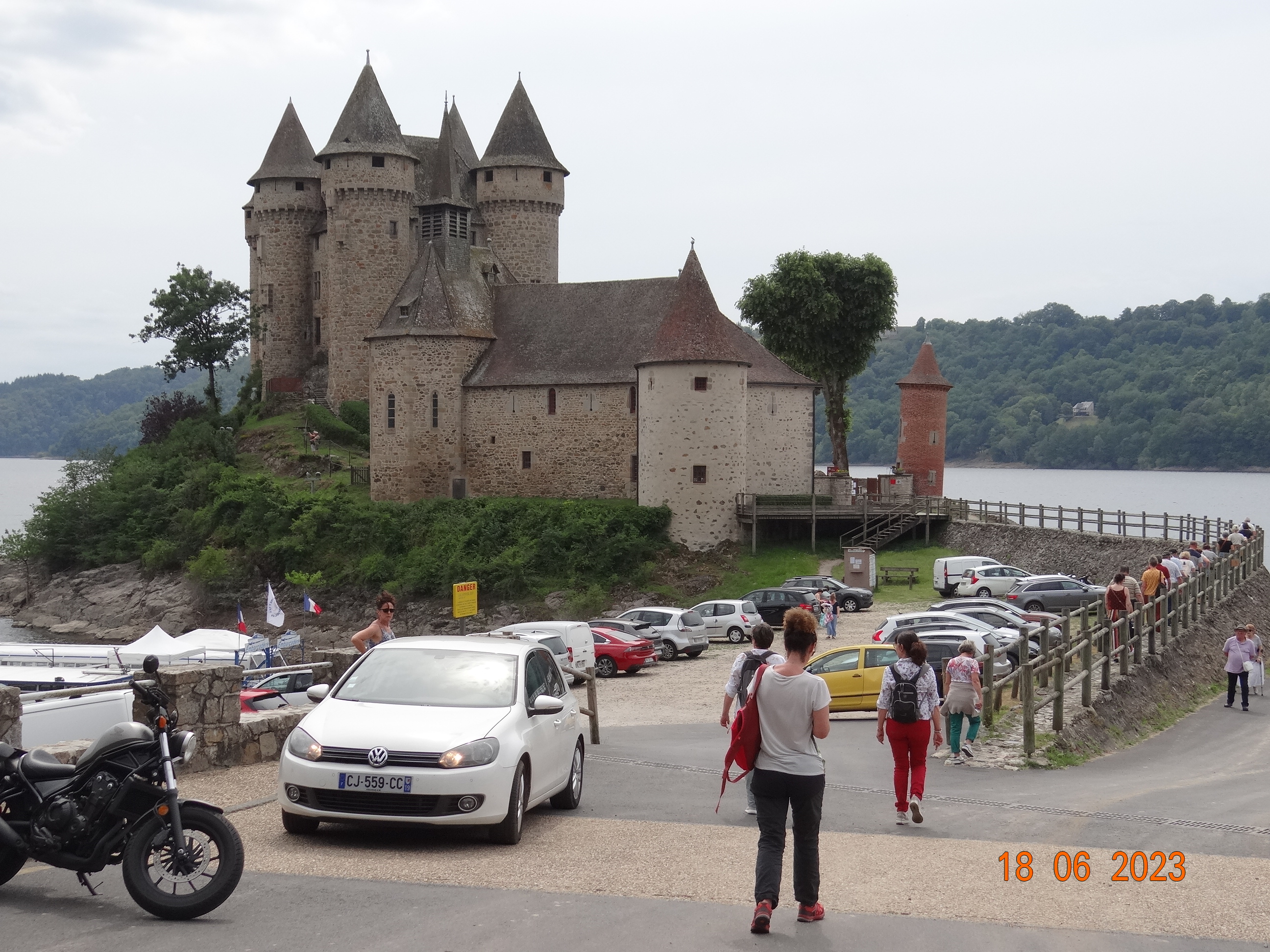 Image de l'article : VOYAGE AUTOUR DU LAC DE BORT LES ORGUES  5