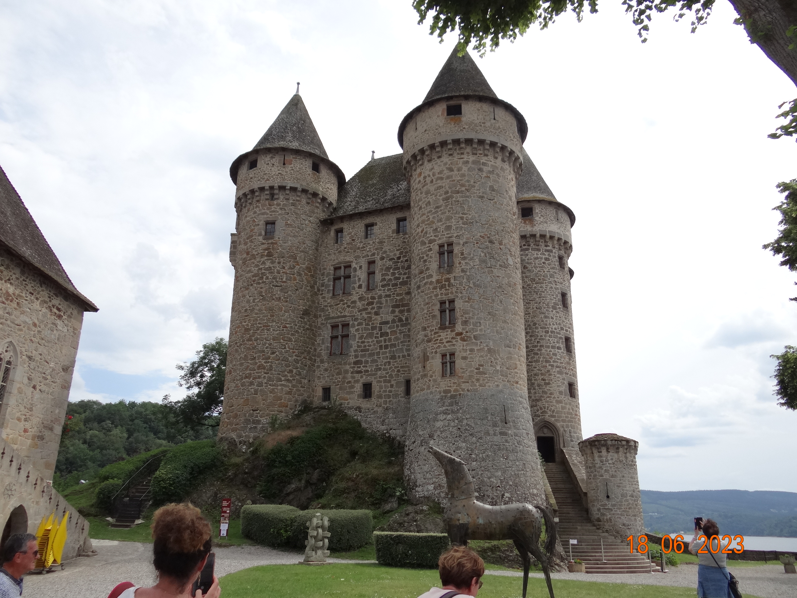 Image de l'article : VOYAGE AUTOUR DU LAC DE BORT LES ORGUES  5