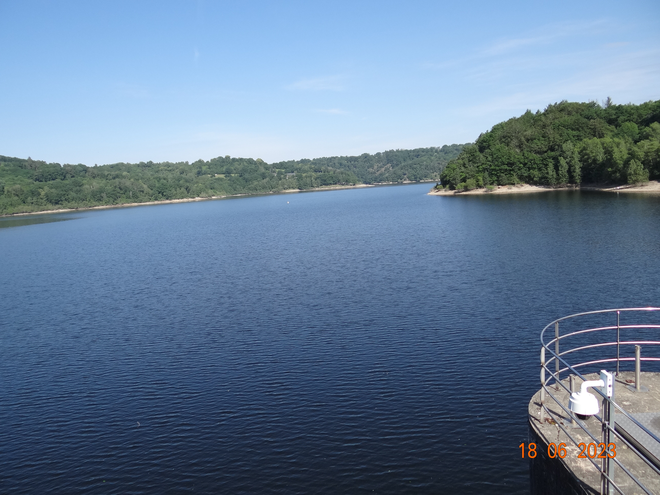 Image de l'article : VOYAGE AUTOUR DU LAC DE BORT LES ORGUES  3