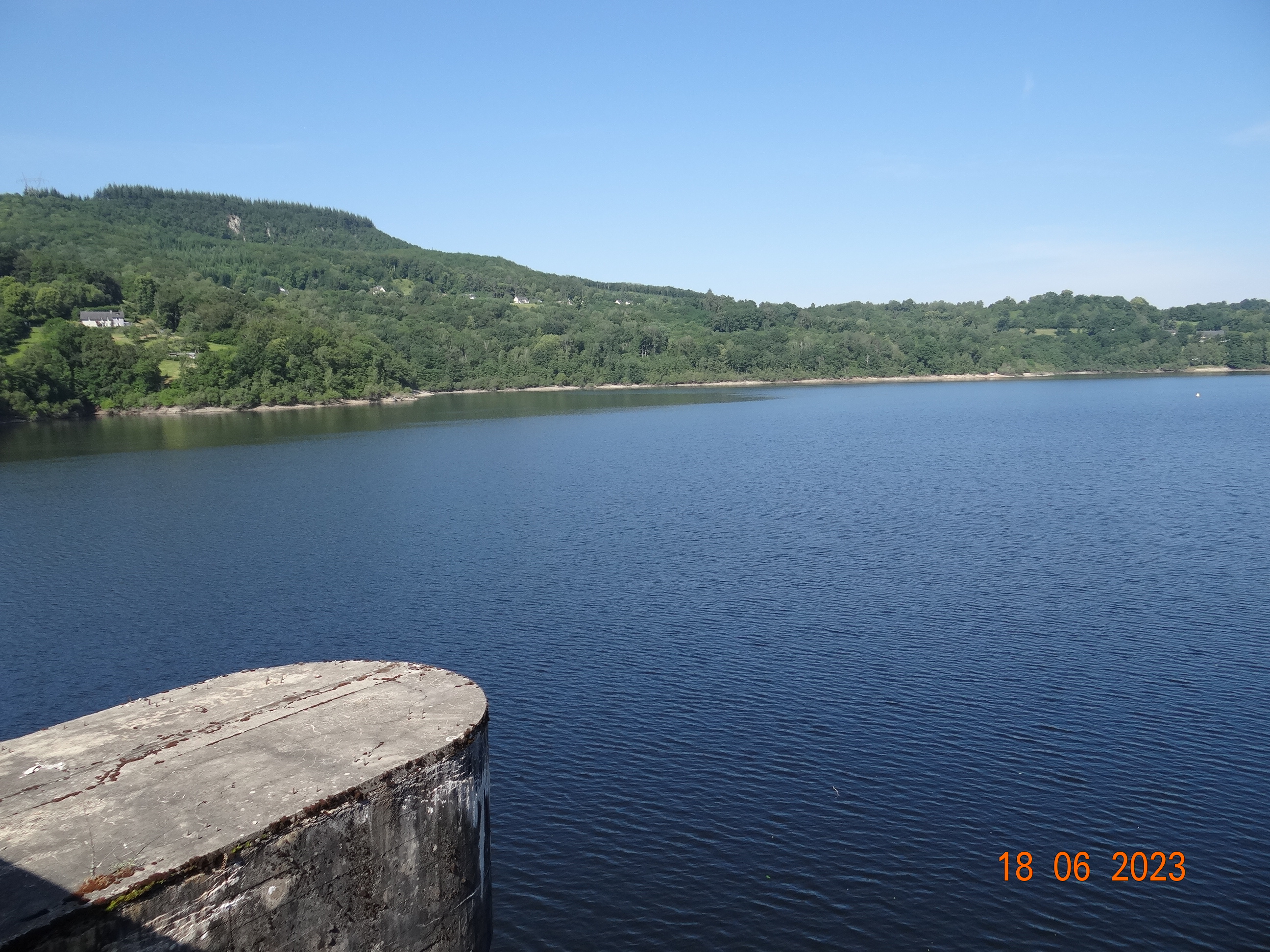 Image de l'article : VOYAGE AUTOUR DU LAC DE BORT LES ORGUES  3