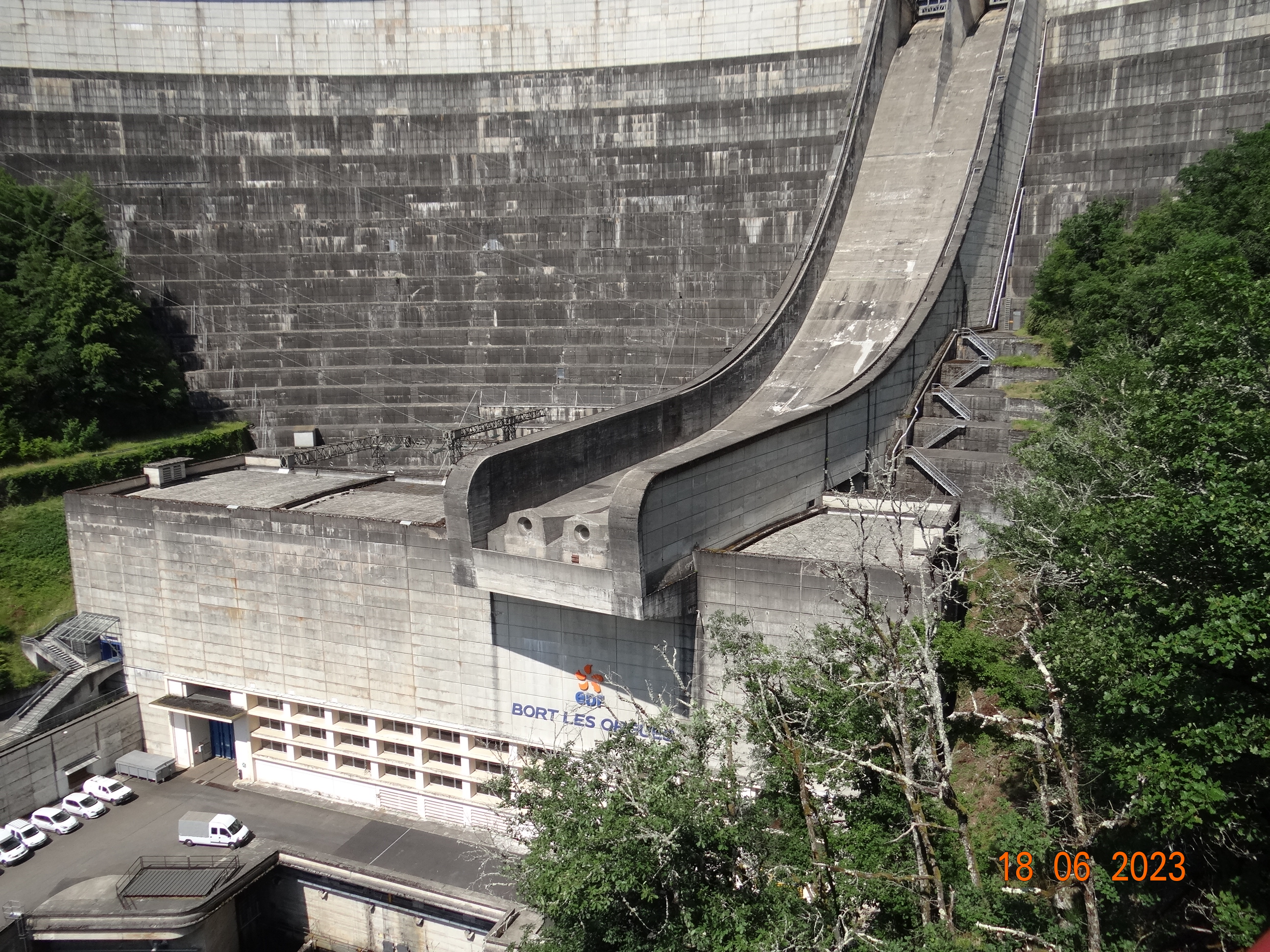 Image de l'article : VOYAGE AUTOUR DU LAC DE BORT LES ORGUES  2