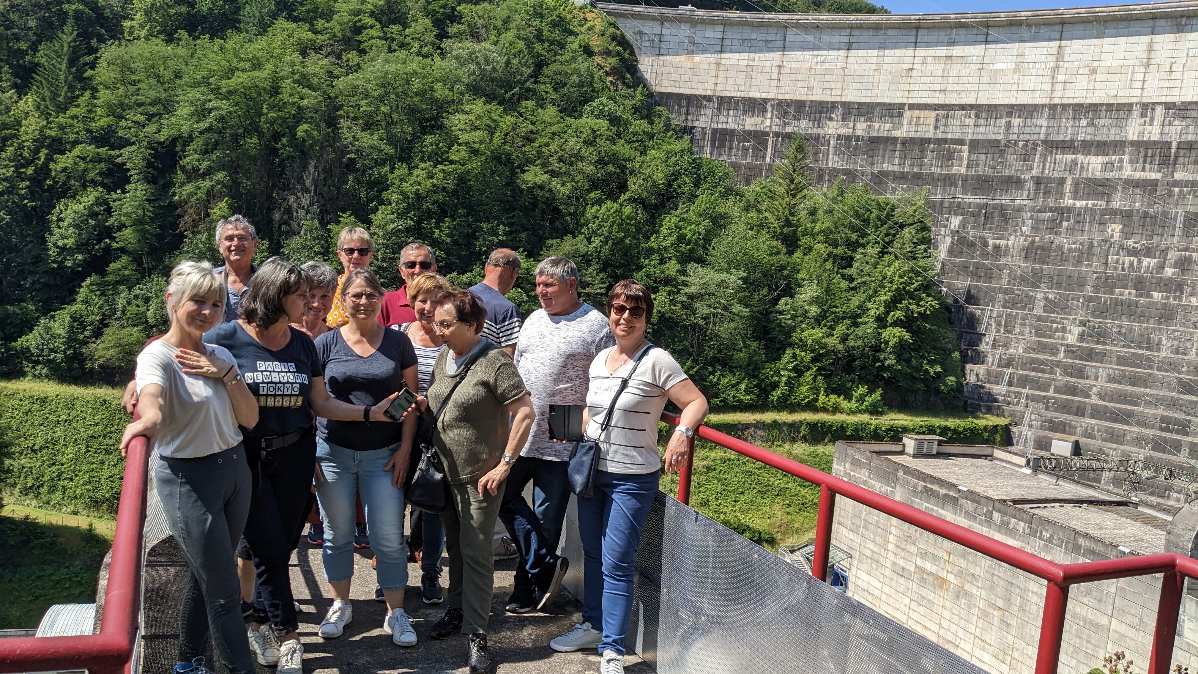 Image de l'article : VOYAGE AUTOUR DU LAC DE BORT LES ORGUES  2