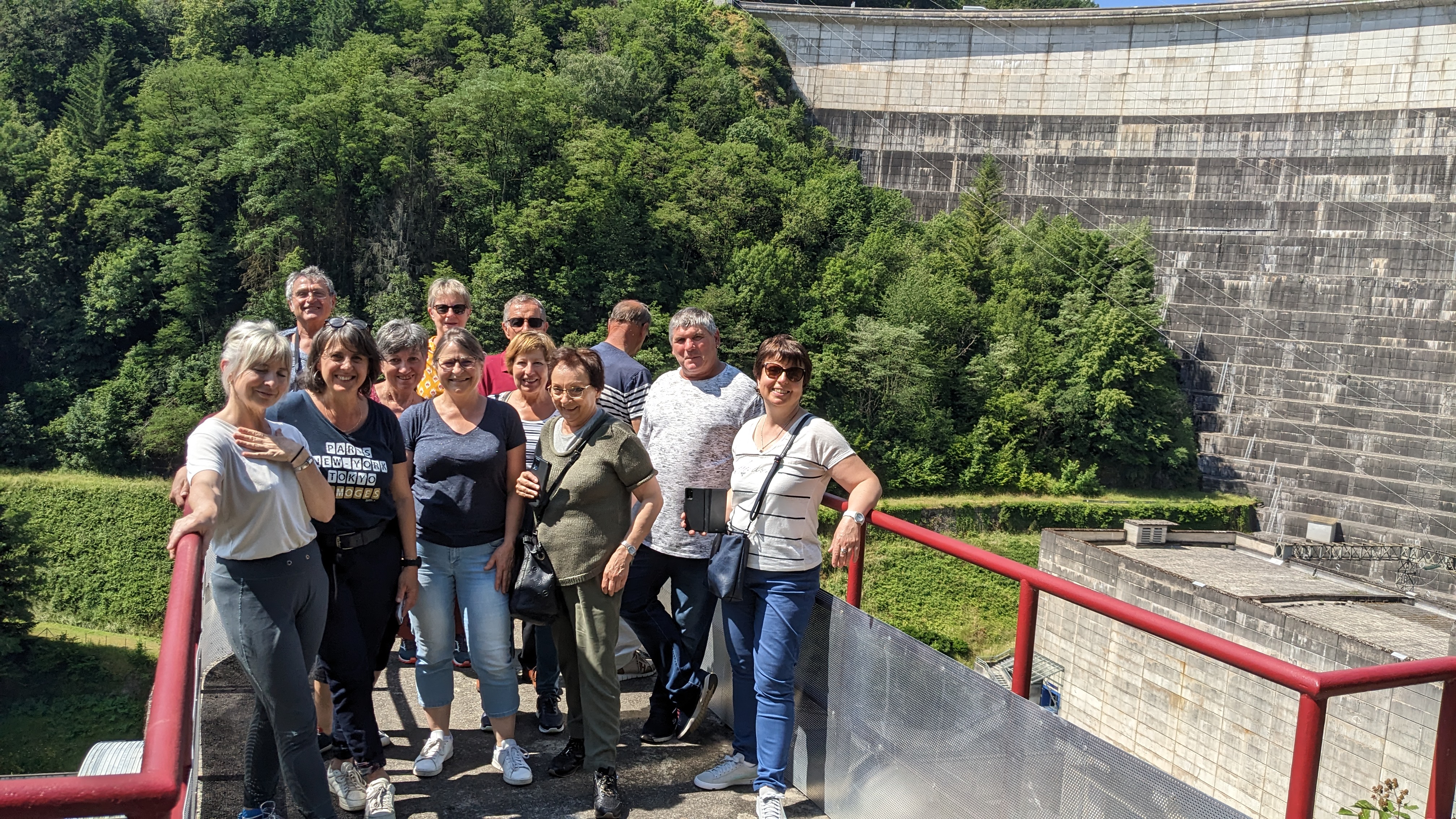 Image de l'article : VOYAGE AUTOUR DU LAC DE BORT LES ORGUES  2